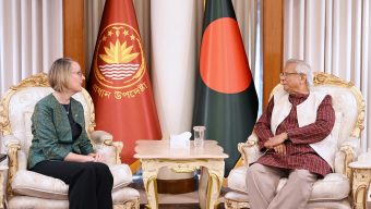 প্রধান উপদেষ্টার সঙ্গে ব্রিটিশ হাইকমিশনারের সাক্ষাৎ: বাংলাদেশে নিযুক্ত ব্রিটিশ হাইকমিশনার সারাহ কুক প্রধান উপদেষ্টা অধ্যাপক মুহাম্মদ ইউনূসের সঙ্গে সাক্ষাৎ করেছেন।