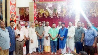 খন্দকার মুক্তাদিরের শারদীয় শুভেচ্ছা নিয়ে পূজা মণ্ডপে ১১নং ওয়ার্ড বিএনপি