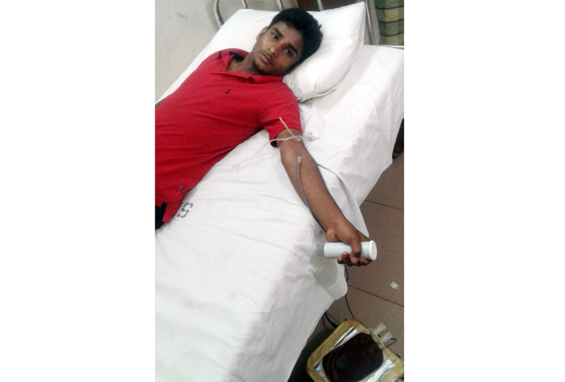 পলিটেকনিক ছাত্রদল সভাপতি শফিকুর রহমান রক্ত দিয়ে রক্ষা করলেন সিলেট পলিটেকনিক ছাত্রলীগের হামলার শিকার রাজনৈতিক সহযোদ্ধা ছাত্রদলনেতা নাজমুল ইসলামের জীবন